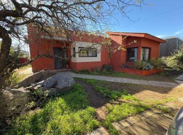 Casa · 143m² · 3 Ambientes · 2 Cocheras · Venta Casa Apta Credito en Unquillo. Una Planta