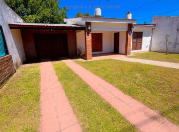 Casa · 120m² · 2 Ambientes · 3 Cocheras · Casa en Venta 2 Dorm. B° Silvano Funes