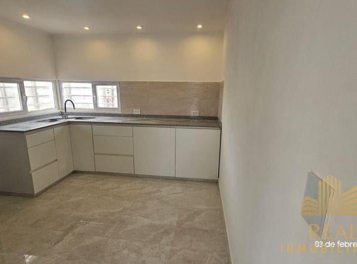 Oficina comercial · 37m² · 3 Ambientes · 10 Cocheras