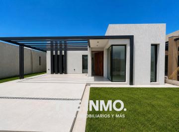 Casa de 5 ambientes, Luján de Cuyo · Casa de 300 m² con 3 Dorm. en Venta en Maipú