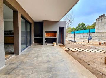 Casa · 165m² · 4 Ambientes · 2 Cocheras · Casa en Venta 3 Dorm., Pileta Complejo Cerrado Villa Belgrano