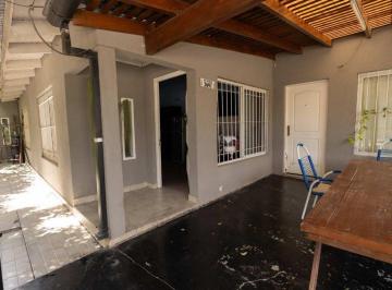 Casa · 196m² · 5 Ambientes · 1 Cochera · Venta Casa Multifamiliar en del Viso