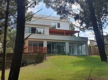 Casa · 550m² · 7 Ambientes · Casa en Venta - 6 Dorm. 6 Baños - 1000 m - Costa Esmeralda