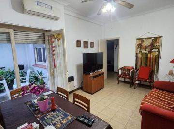 Departamento · 81m² · 4 Ambientes · Venta Departamento 4 Ambientes con Patio en Flores