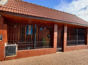 Casa · 197m² · 4 Ambientes · 1 Cochera · Venta de Casa con Depto en Bernal