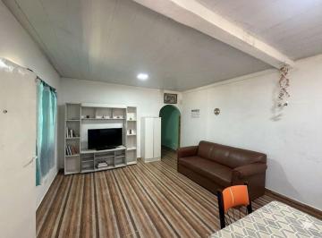 Quinta vacacional · 153m² · 1 Dormitorio · Venta Quinta con Pileta, Quincho y Parrilla