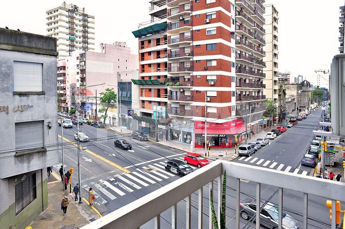 Avenida Manuel Belgrano 700