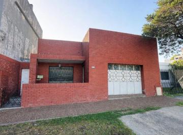 Casa · 130m² · 3 Ambientes · 1 Cochera · Casa en Venta Lomas de Zamora Ideal Reciclar