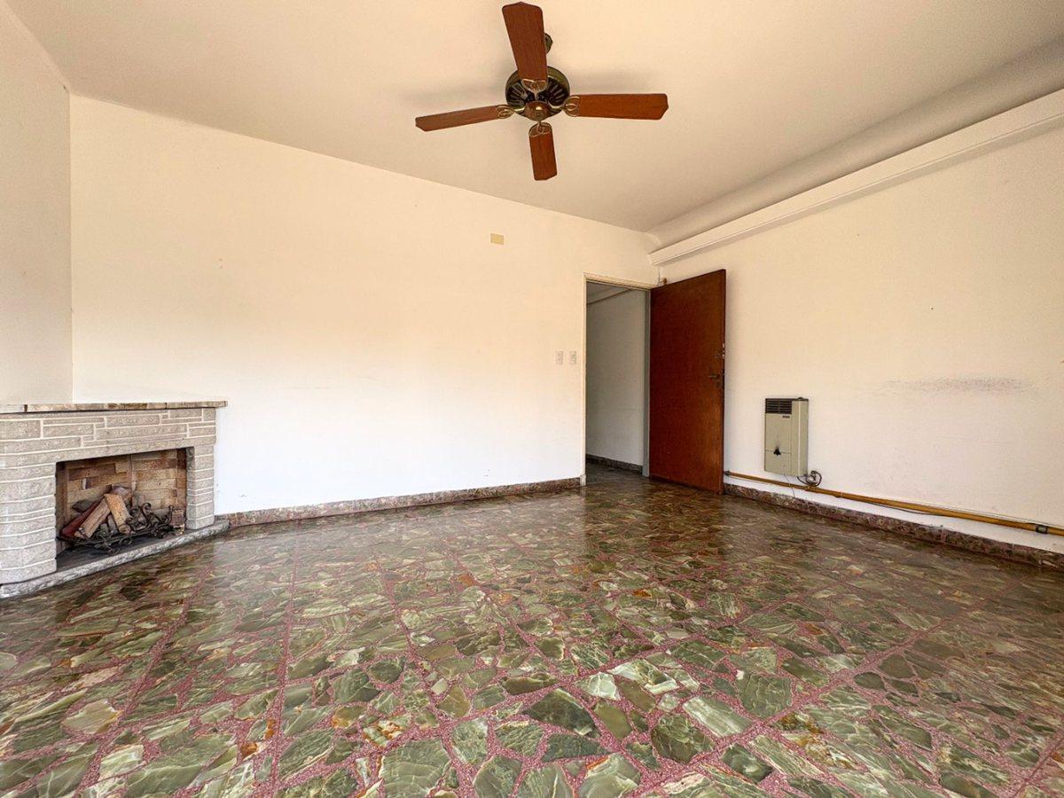 Suipacha 800,  Villa Bosch, Tres de Febrero