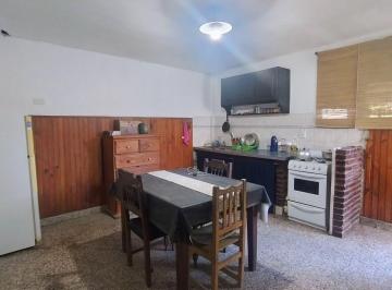 Casa · 62m² · 3 Ambientes · 1 Cochera · Casa 3 Amb Jardin y Garage Sobre Lote de 287 m²