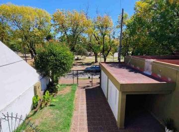 Casa · 230m² · 4 Ambientes · 2 Cocheras · Casa 4 Amb Doble Cochera Jardín Terraza Wilde