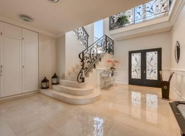 Casa · 398m² · 5 Ambientes · 4 Cocheras · Alquiler Barrio Cabos del Lago - Nordelta
