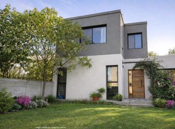 Casa · 112m² · 5 Ambientes · Casa en Venta Las Cardas - Loma Verde