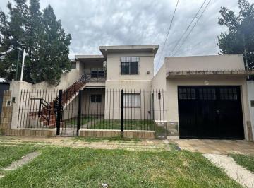 Casa · 140m² · 7 Ambientes · 2 Cocheras · Venta Casa Multifamiliar 5 Ambientes en Beccar