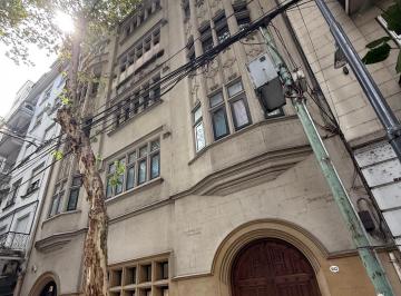Departamento · 322m² · 6 Ambientes · 1 Cochera · Edificio Tudor - Imponente Piso - 322 m - 6 Ambientes - Cochera y Baulera