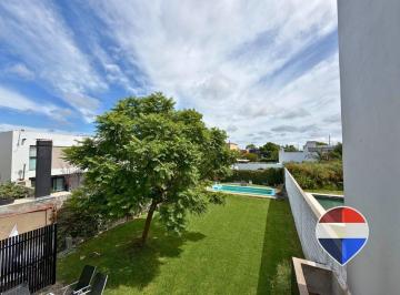 Casa · 140m² · 5 Ambientes · 3 Cocheras · Casa en Venta, Villa Castells, La Plata