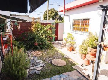 Casa · 70m² · 4 Ambientes · 1 Cochera · Casa en Venta en Villa Elisa