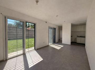 Casa · 90m² · 4 Ambientes · 1 Cochera · Venta Dúplex 3 Dorm con Patio y Cochera Saldan