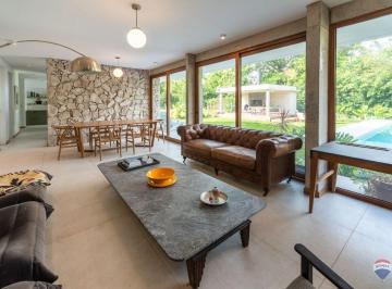 Casa · 242m² · 6 Ambientes · 2 Cocheras · Alquiler Casa 6 Amb Club Priv Loma Verde Escobar