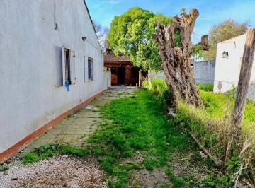 PH · 30m² · 2 Ambientes · Venta PH 3 Amb con Patio. Barrio Serena