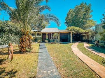 Casa · 155m² · 4 Ambientes · Venta Casa 4 Amb. Sobre Lote de 600 m²