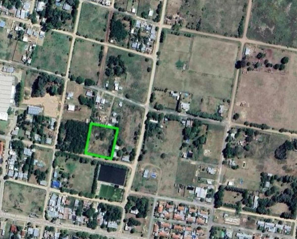 Saavedra e/ San Lorenzo y Vicente López, Carmen de Areco, Carmen de Areco