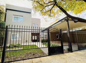 Casa · 205m² · 5 Ambientes · 1 Cochera · Venta Casa 4 Dorm. en B° Gamma - Neuquen