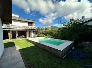 Casa · 205m² · 5 Ambientes · 3 Cocheras · Venta Casa 5 Amb Jardin Pileta Quincho Ramos Mejia