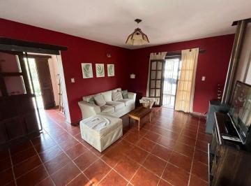 Casa · 130m² · 8 Ambientes · 1 Cochera · Venta Casa en La Granja Apta Credito