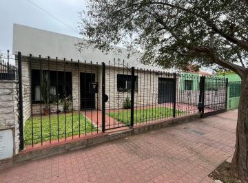 Casa · 173m² · 7 Ambientes · 1 Cochera · Venta Casa 3 Dorm + 1 Depto Barrio Rosedal Cordoba