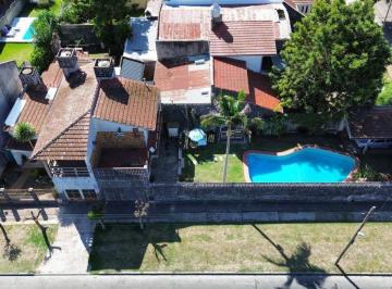 Casa · 187m² · 4 Ambientes · 1 Cochera · Casa 4 Ambientes en Venta Monte Grande con Pileta