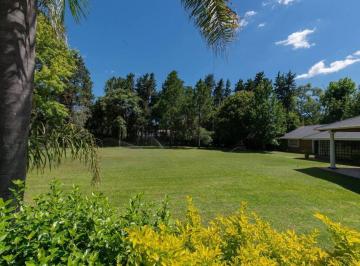 Casa · 373m² · 5 Ambientes · 2 Cocheras · Chalet Ingles 3.222 m² en Cotos de Alameda, Roldan