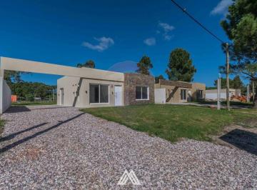 Casa · 85m² · 4 Ambientes · 2 Cocheras · Venta Casa de 3 Dorm. La Floresta con Renta