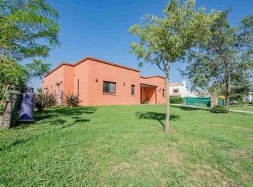 Casa · 160m² · 5 Ambientes · Venta de Casa en Barrio Puerto - El Cantón