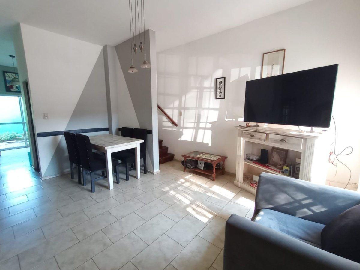 Salvador Curutchet 2300, Castelar, Morón