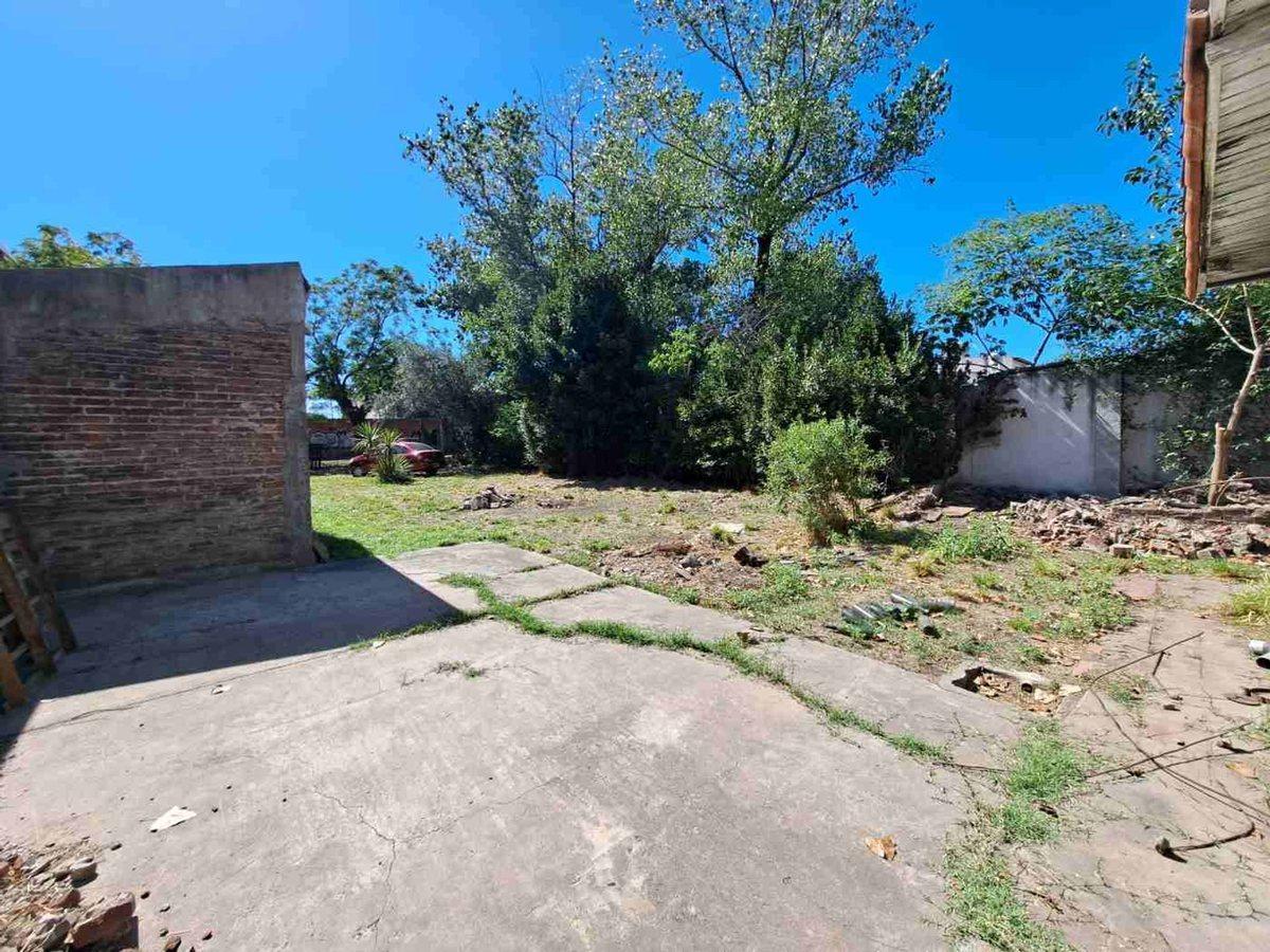 Justo Darac 2200, Moreno, Moreno