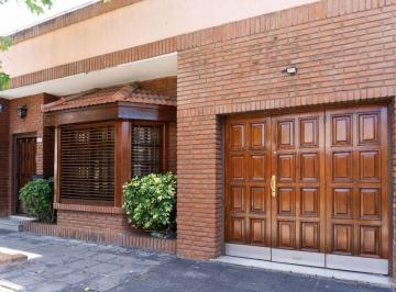 Casa · 145m² · 5 Ambientes · 2 Cocheras · Venta Casa Monte Castro Quincho Cochera 2 Autos
