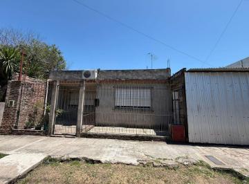Casa · 80m² · 3 Ambientes · 1 Cochera · Venta Casa 3 Ambientes Castelar Sur - Apta Crédito