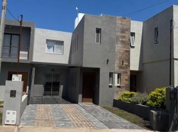 Casa · 112m² · 4 Ambientes · 1 Cochera · Venta Casa 3 Dorm Chacra del Norte Apta Credito