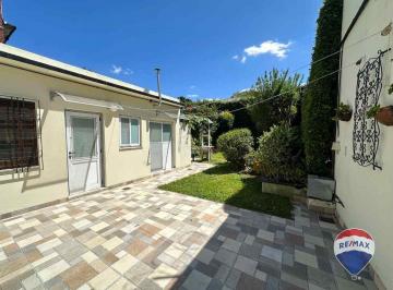 Casa · 170m² · 4 Ambientes · 1 Cochera · Casa 4 Ambientes en Venta Lomas de Zamora Centro