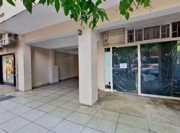 Local comercial · 58m² · Venta Local en Zona Muy Comercial de Caballito