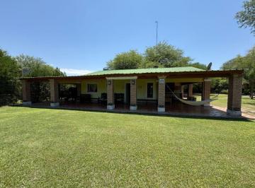 Casa · 70m² · 3 Ambientes · 2 Cocheras · Venta Casa Vuelta de La Barranca