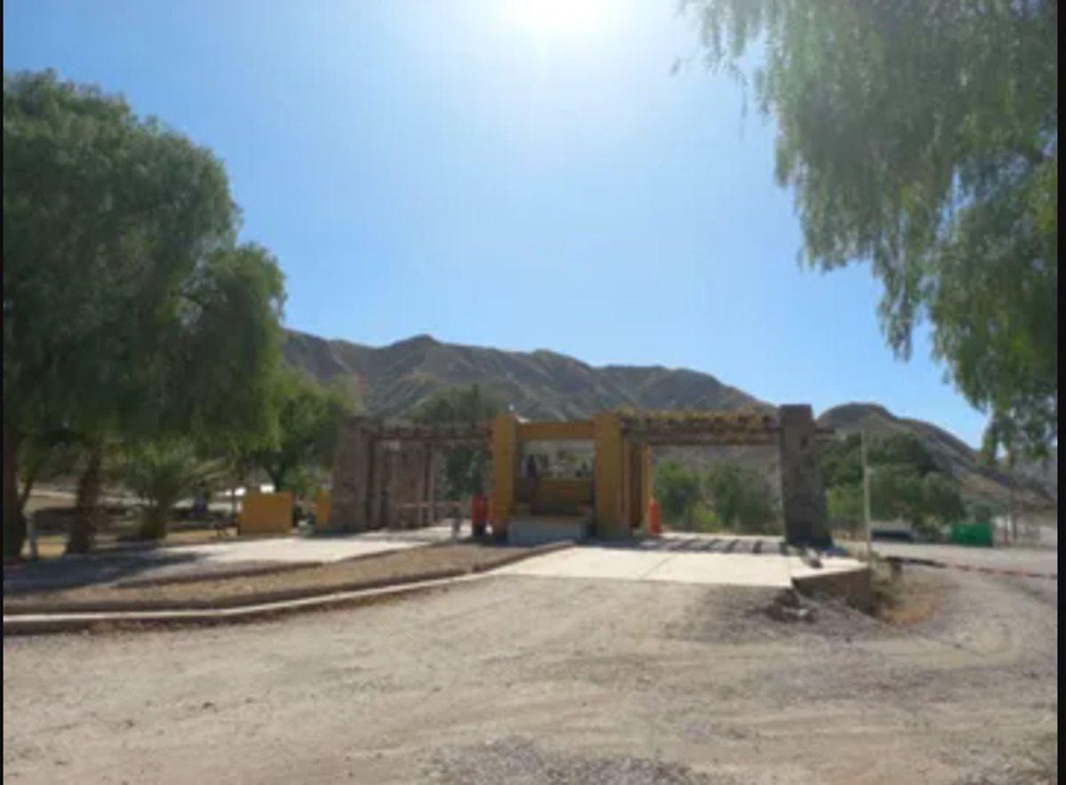 Los Pehuenches S/N,  Ciudad de Mendoza, Mendoza