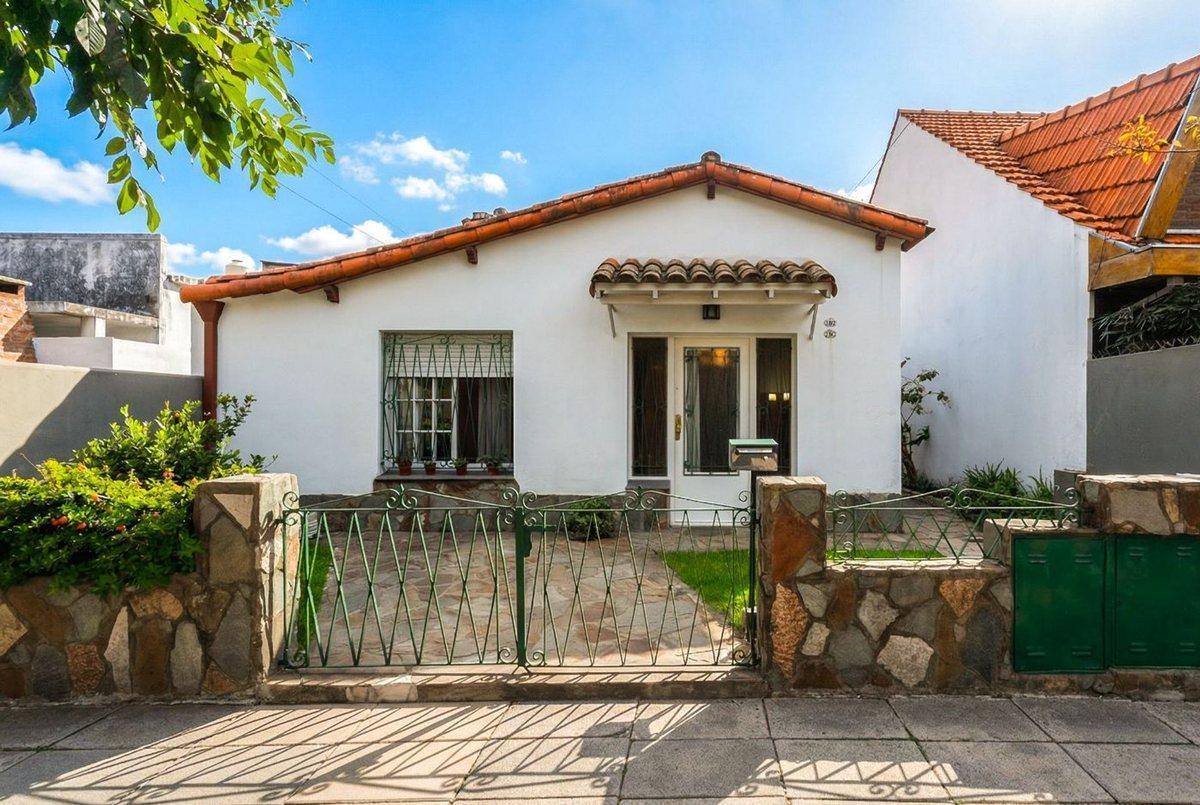 Los Platanos 2400,  Villa Adelina, San Isidro