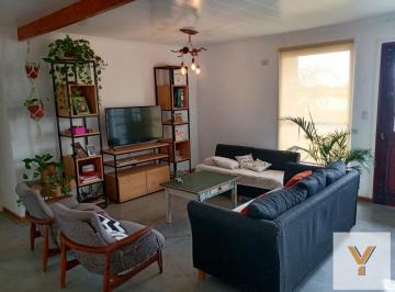 Casa · 145m² · 4 Ambientes · 1 Cochera · Casa en Venta - 3 Dorm. 2 Baños - 145 m² - Countries/b. Cerrado (Escobar)