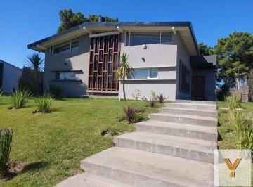 Casa · 120m² · 4 Ambientes · Casa en Venta - 3 Dorm. 2 Baños - 625 m² - Pinamar