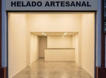 Local comercial de 3 ambientes, Parque Patricios · Local Comercial con 4 Esquinas Pindal Mac Donald Cafe Martinez Pizzeria Kentuky
