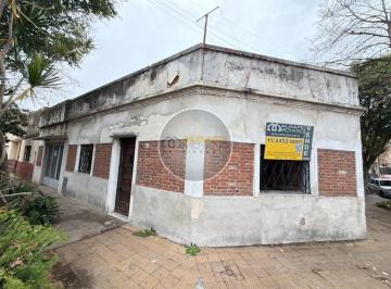 Casa · 123m² · 3 Ambientes · 2 Cocheras · Se Vende Casa Tres Amb, Cochera Doble, a Reciclar! (Ciudadela)