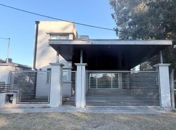 Casa · 274m² · 5 Ambientes · 2 Cocheras · Casa en Venta Joaquin Gorina - 4 Dorm. - Parque y Pileta