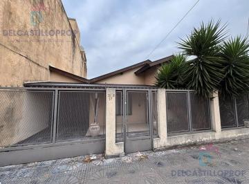 Casa · 180m² · 4 Ambientes · 1 Cochera · Casa en Pablo Nogues
